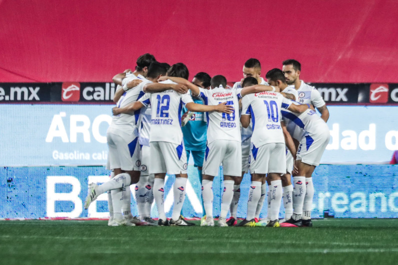Cruz azul vence a Mazatlán y es líder al momento