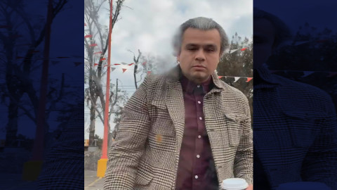 ¡Lord Café! hombre agrede y avienta café a joven por accidente vehicular 