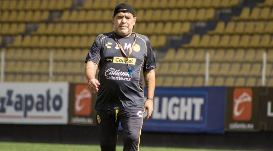 Sanciona Comisión Disciplinaria a Maradona por dedicar triunfo a Maduro