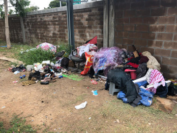 Urge limpieza en las zonas del puente internacional 