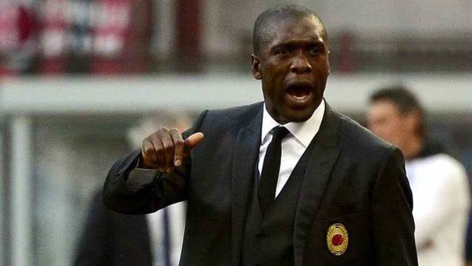 Camerún despide a Seedorf tras eliminación en Copa Africana