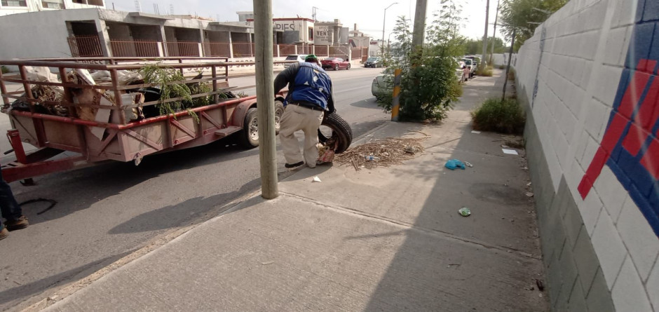 Retira Servicios Primarios basura que genera encharcamiento en Fuentes Sección Lomas