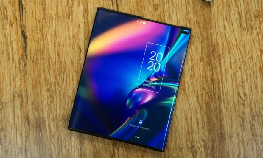 Primeras imágenes de smartphone enrollable de TLC 