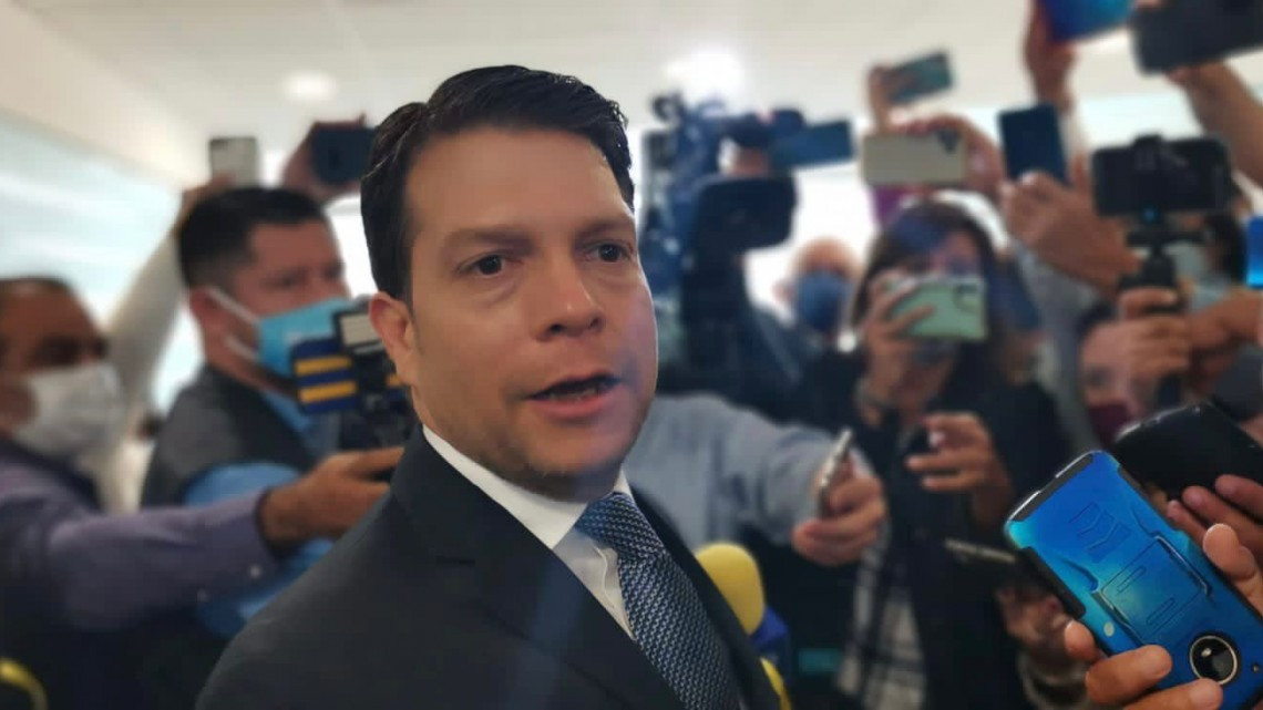 Diputados de MORENA abandonan el recinto legislativo al no tener mayoría; panistas los denuncian de irresponsables