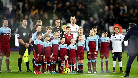 Conoce cuánto cobran equipos de Premier League a niños que salen a la cancha