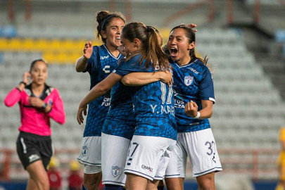 Pachuca se impone 3-1 a Tigres en la semifinal de ida
