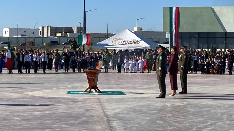 Abandera Sedena a 33 escoltas