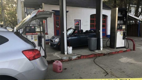 Se prende fuego en gasolinera de EU