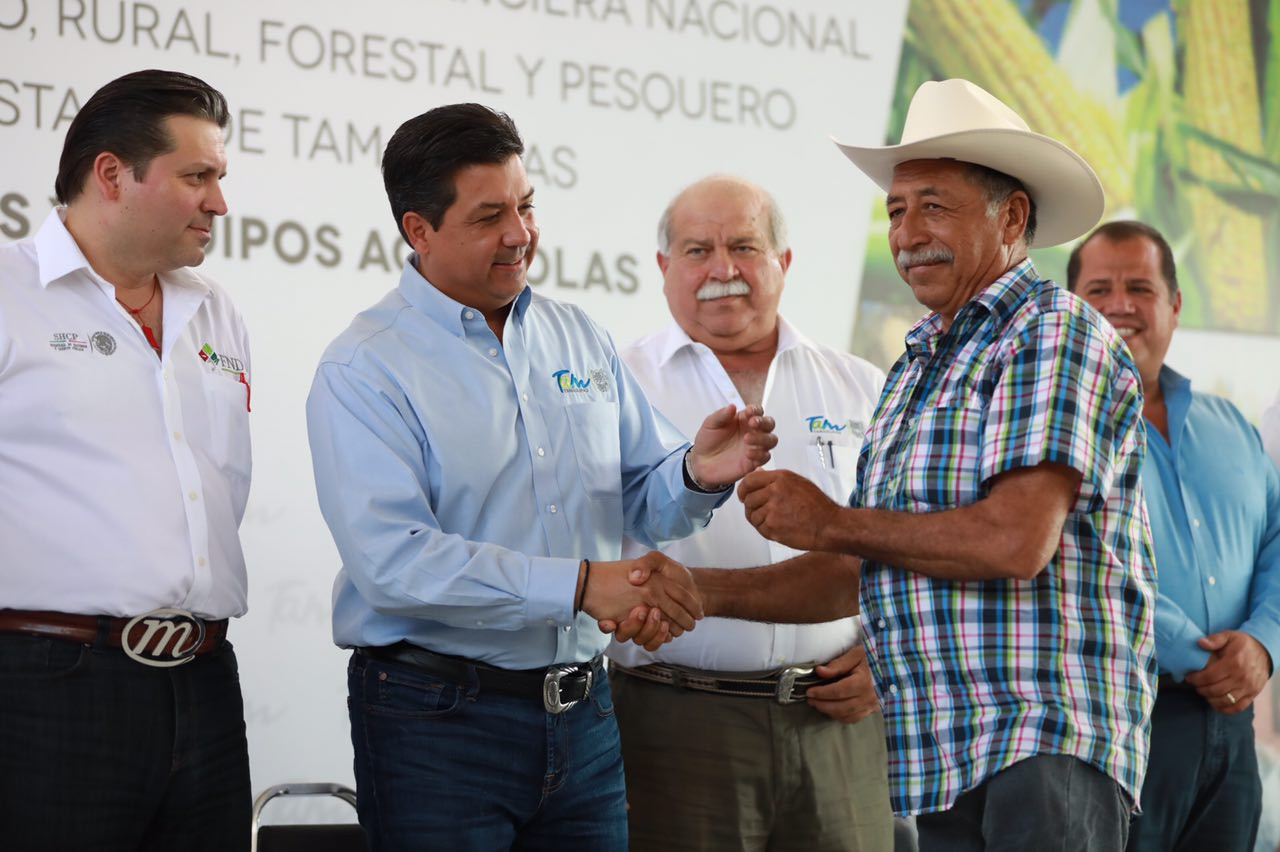 Familias campesinas reciben 3 mil 500 millones de pesos en créditos flexibles 