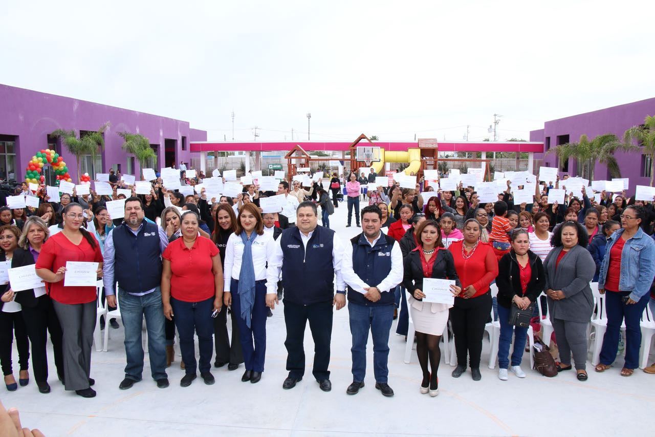 Entregan Unidos por Reynosa, constancias de cursos de capacitación