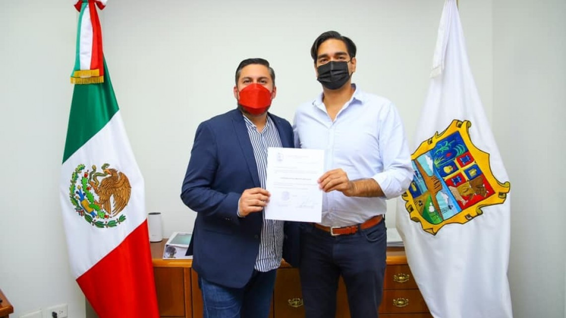 Entrega nombramientos alcalde Carlos Peña Ortiz 