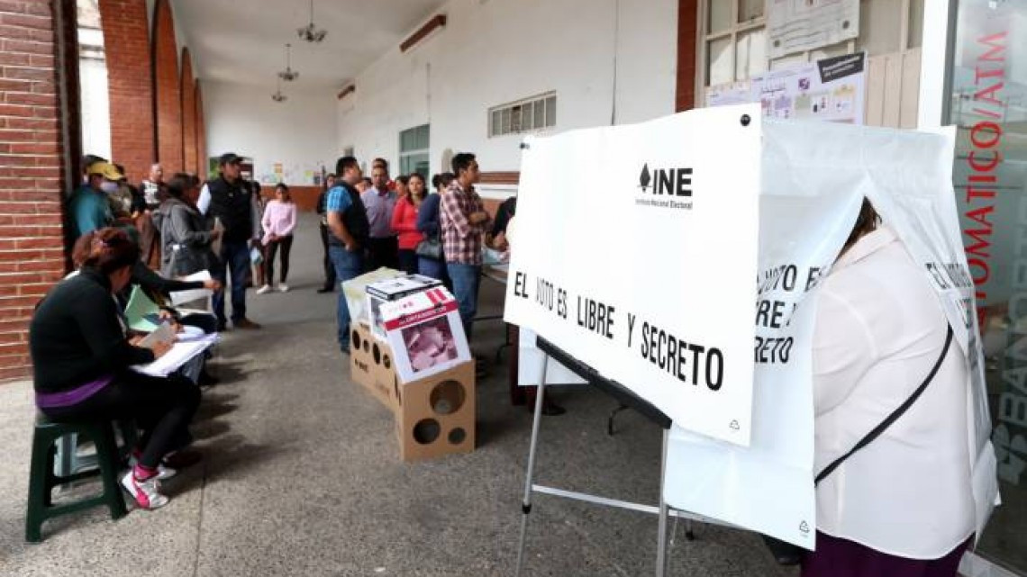 “Chuchín” de la Garza se mantiene al margen ante declaraciones de Vero Salazar