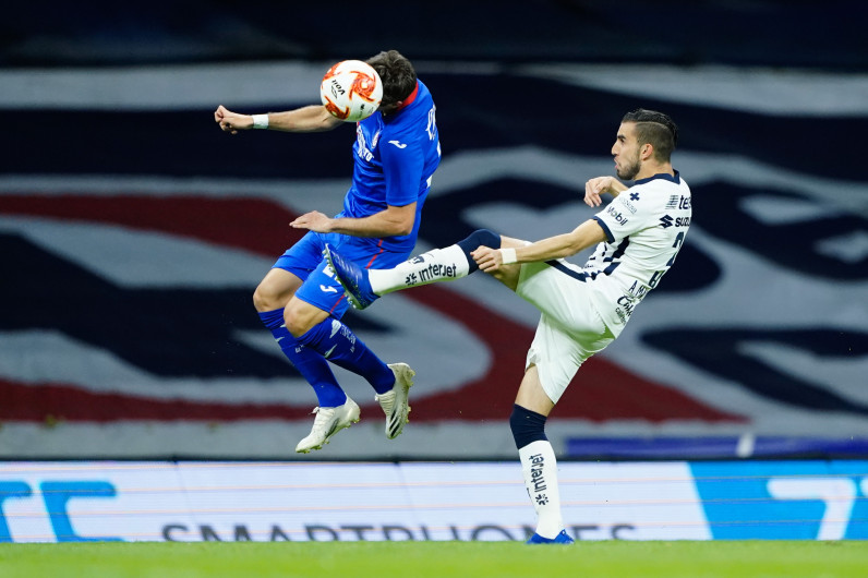 Pumas da voltereta a Cruz Azul en los últimos minutos