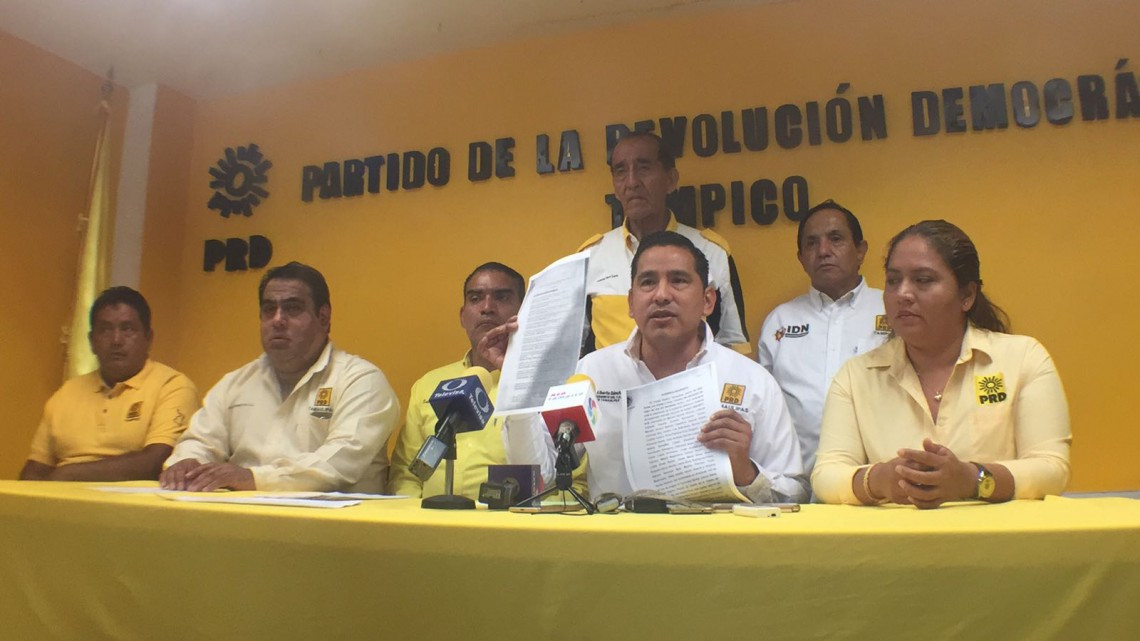 Desmiente líder estatal del PRD ser aviador de la SEP