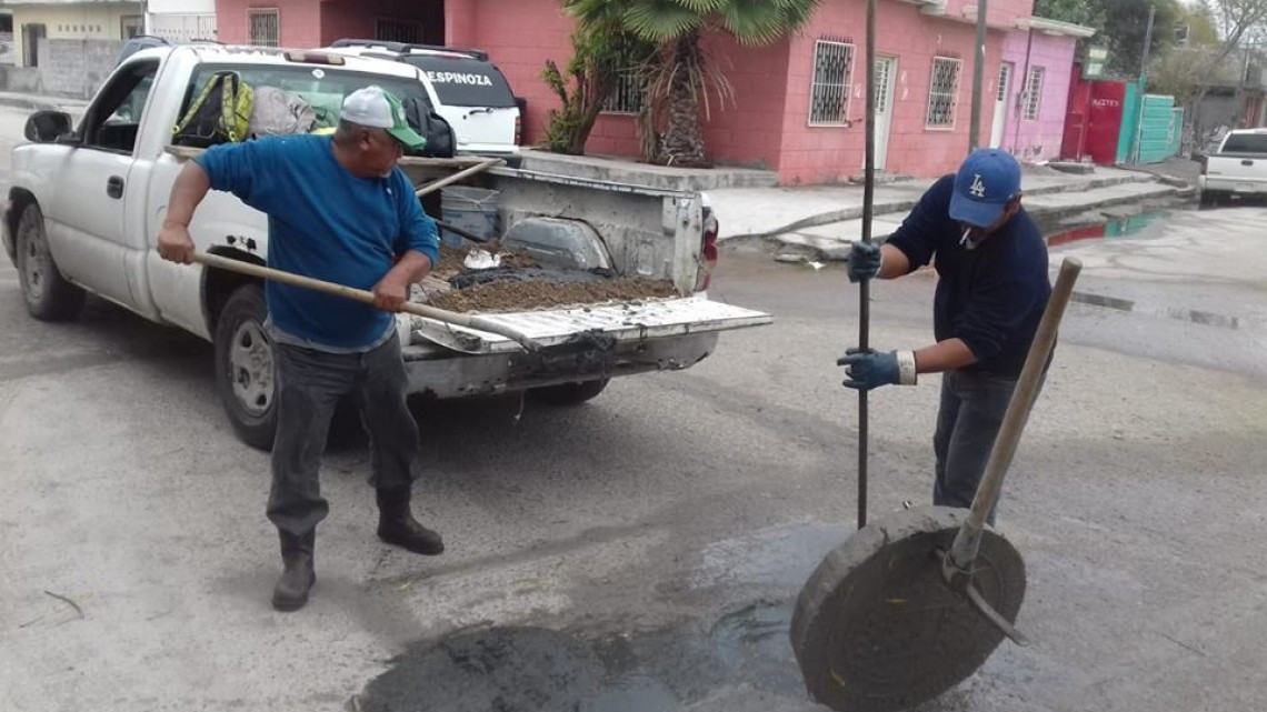 Comapa trabaja con equipo vactor