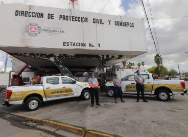 Alcalde entrega dos unidades a la Dirección de Protección Civil