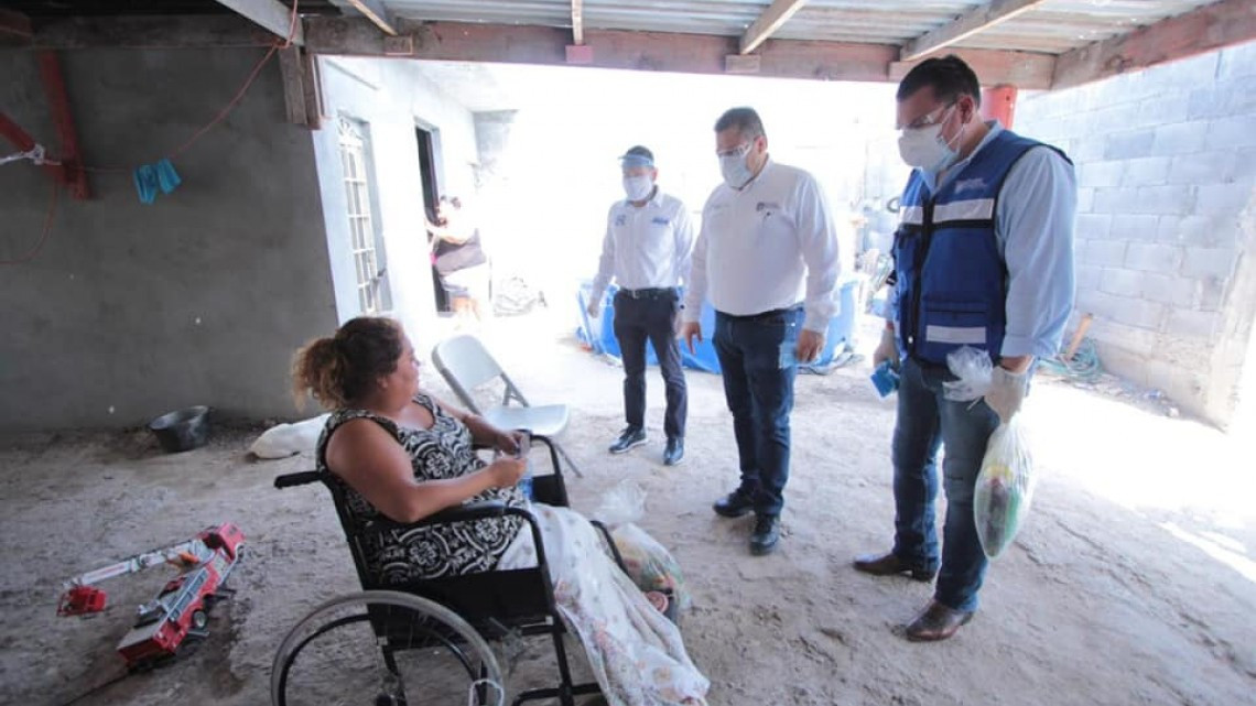 Entregan artículos de higiene y canasta básica a familias de Reynosa 