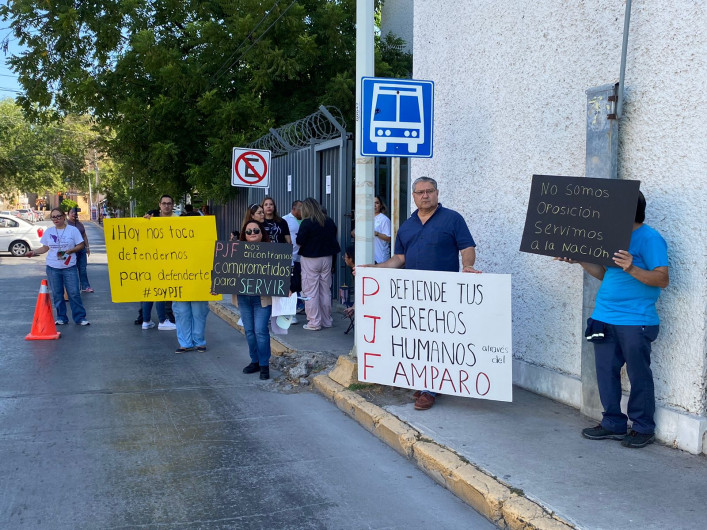 Se manifiestan también en Nuevo Laredo