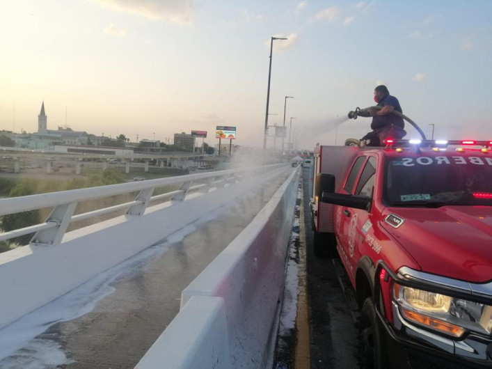 Desinfecta Municipio por segunda vez puentes 1 y 2 