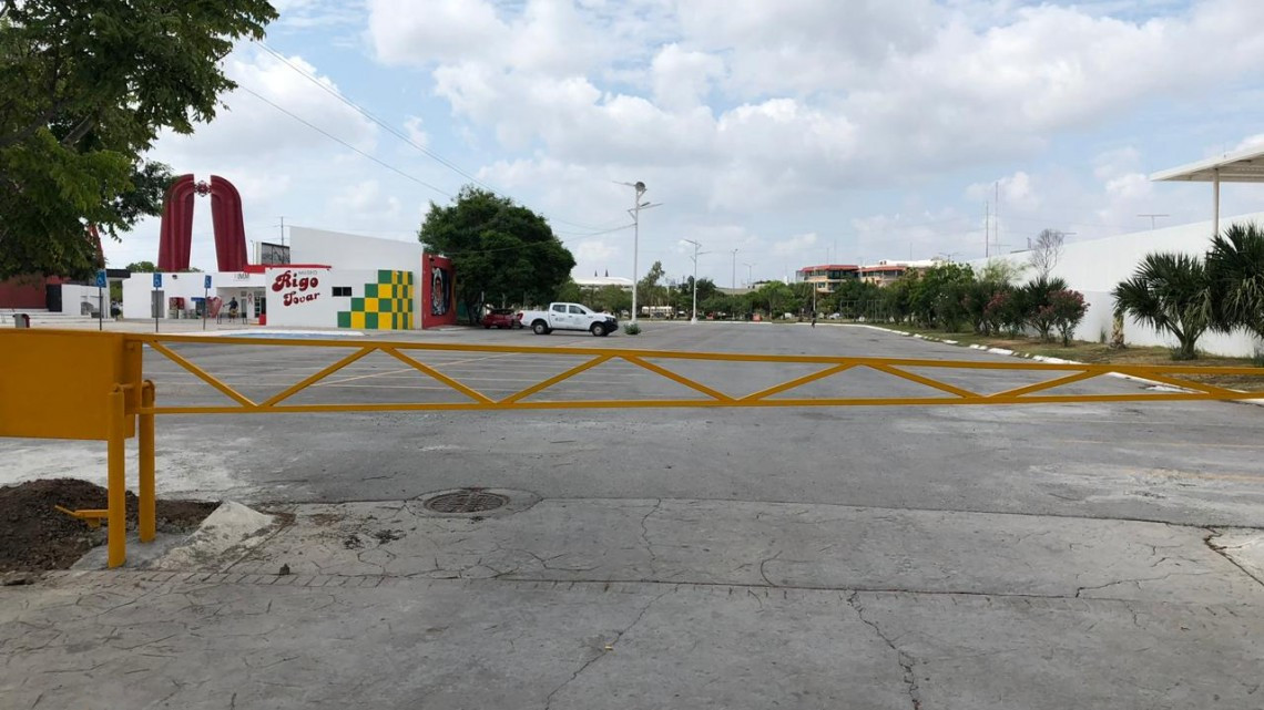 Instalan plumas en el parque Olímpico 