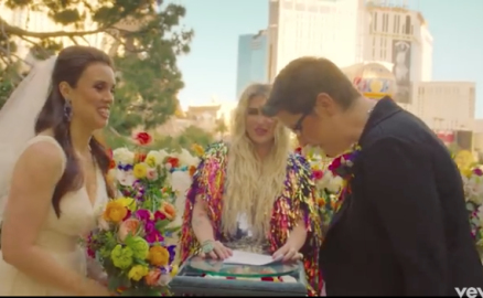 Boda lésbica en el nuevo video de Kesha