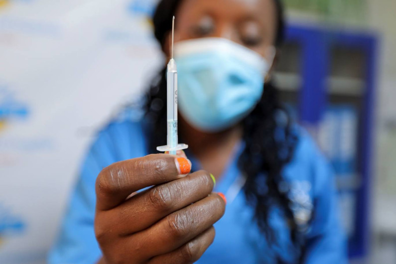 Fauci asegura que variante Ómicron no es más grave que Delta