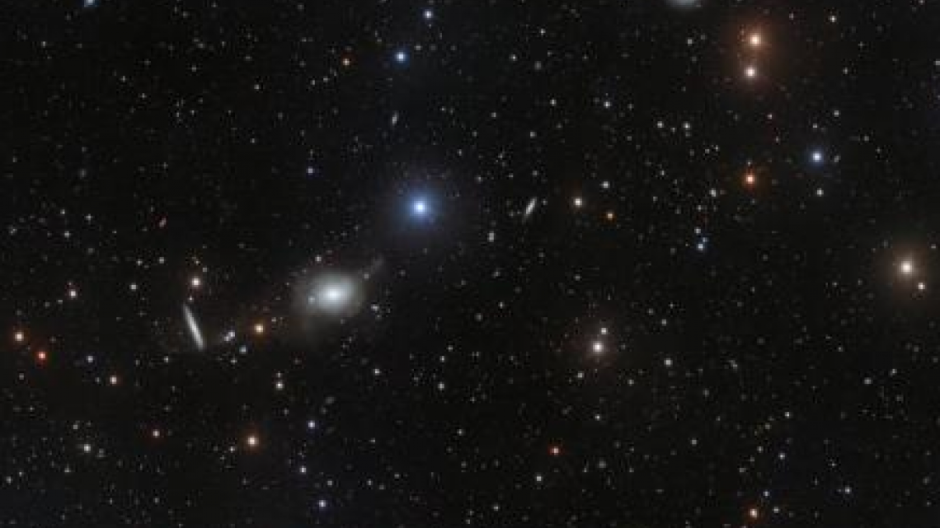 Captan imagen de conjunto de galaxias elípticas