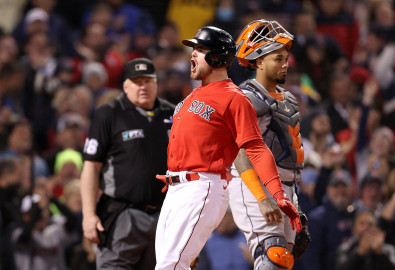 Red Sox propina paliza a Houston con noche triste para Urquidy