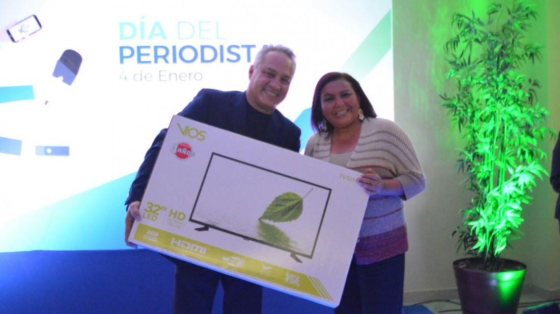 Festeja Gobierno Municipal de Maki Ortiz a periodistas