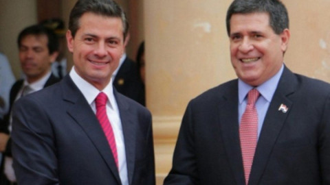 Presidente de Paraguay recibe a EPN en el Palacio de los López 