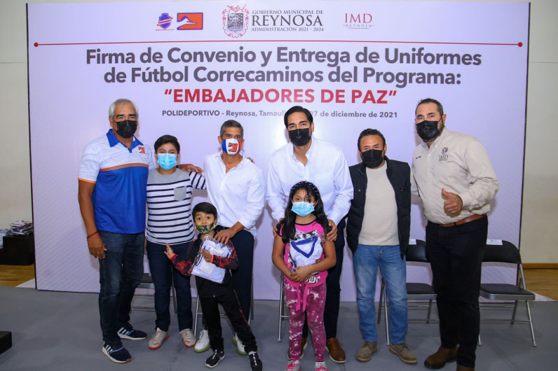 Firman Convenio Municipio y Club Correcaminos 