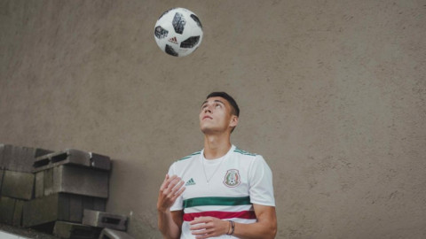 Presentan playera alternativa del ‘Tri’ 