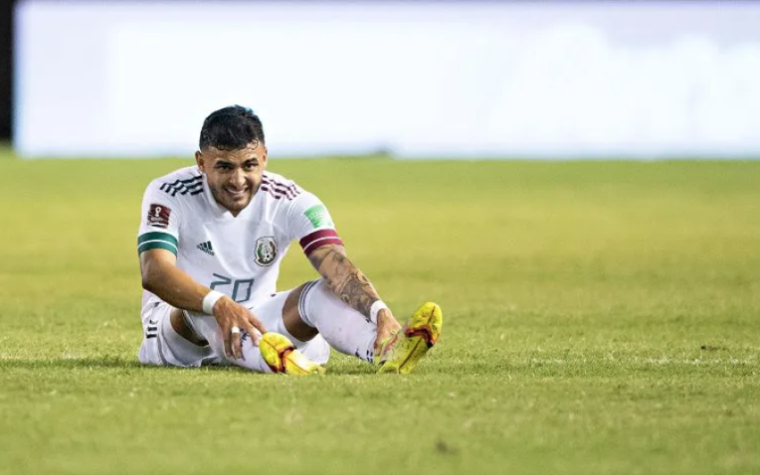Se lesiona Alexis Vega en el encuentro del TRI contra El Salvador 
