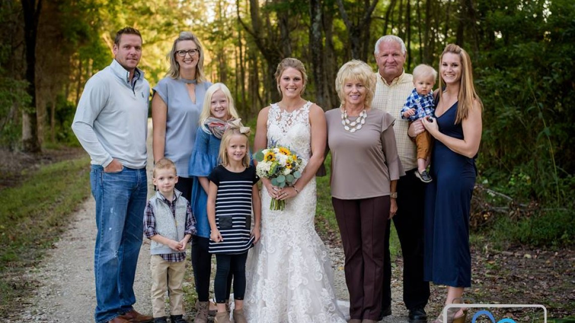 ¡Hermoso detalle! Mujer recuerda a su prometido muerto con sesión de fotos