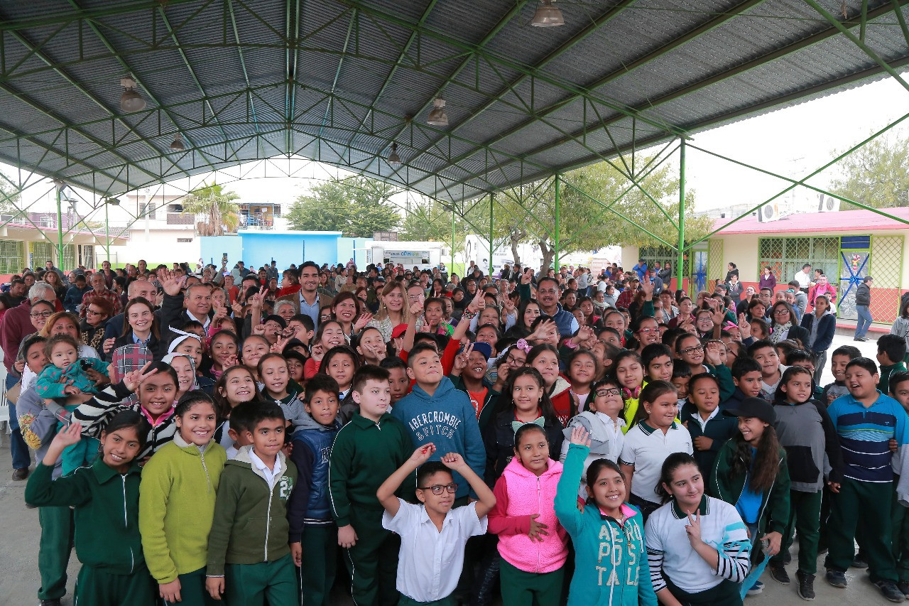 DIF y Ayuntamiento benefician a familias de Lomas