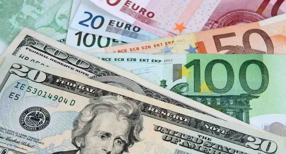 Euro cae a mínimo; se aproxima a la paridad con el dólar por primera vez en 20 años 