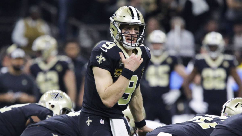 Saints arma una remontada y elimina al campeón