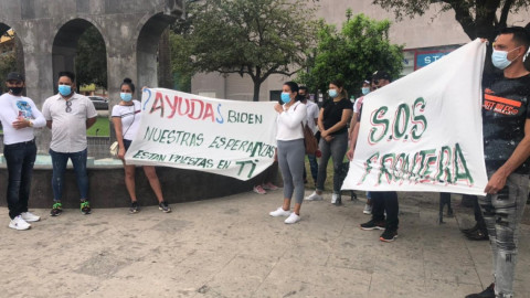 Desesperados, migrantes cubanos piden a EU agilizar proceso de asilo