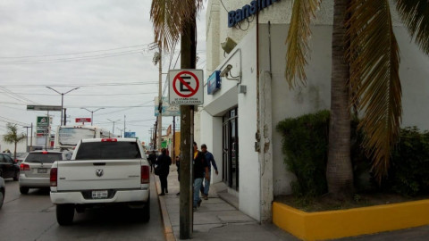 Delincuentes burlan operativo del Buen Fin y roban un Banamex