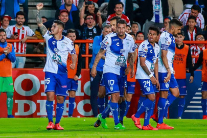 Pachuca escala puesto en la Liga MX con triunfo sobre las Chivas
