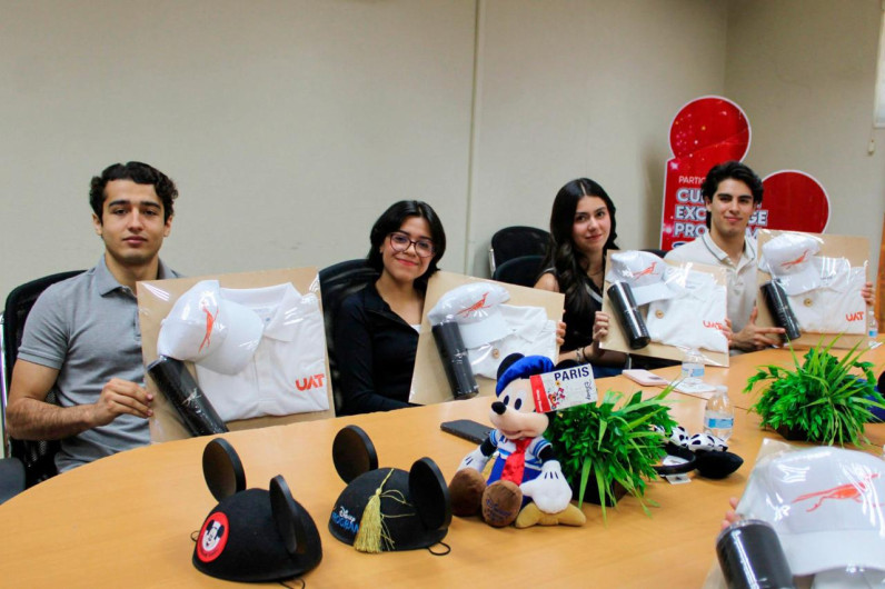 Seleccionan a 10 estudiantes de la UAT en programa internacional de Disney