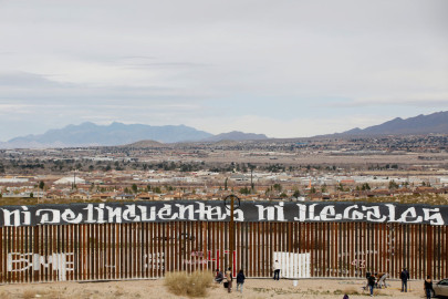 Trump asigna más de 2 mmdd para iniciar el muro con México