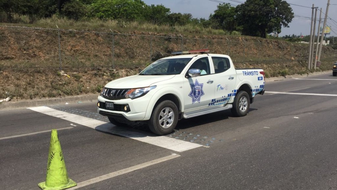 Colocan vibradores en Av. de la industria, para reducción de velocidad