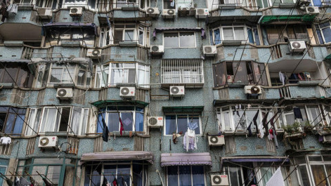 ¡Justo a tiempo! Hombre salva a menor de la muerte 