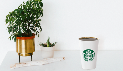 Corre por el tuyo: Starbucks regala café a médicos en su día