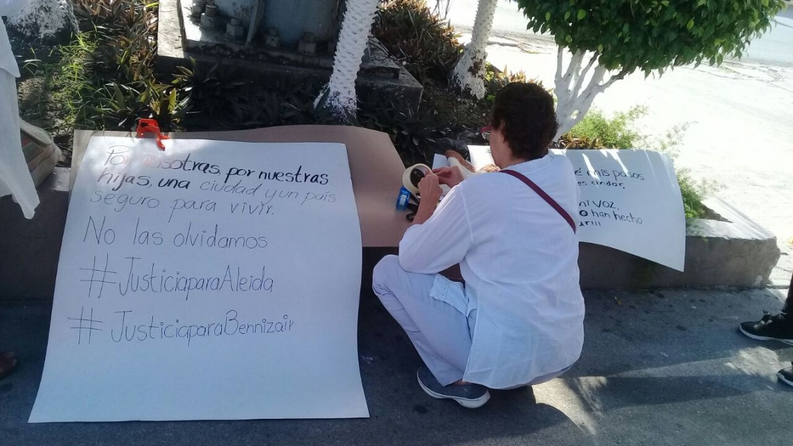 Mujeres marchan exigiendo justicia por Benazir y Aleida