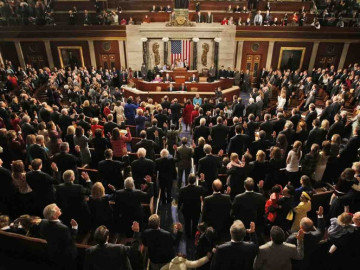 Cámara baja de EU aprueba medida para control de armas