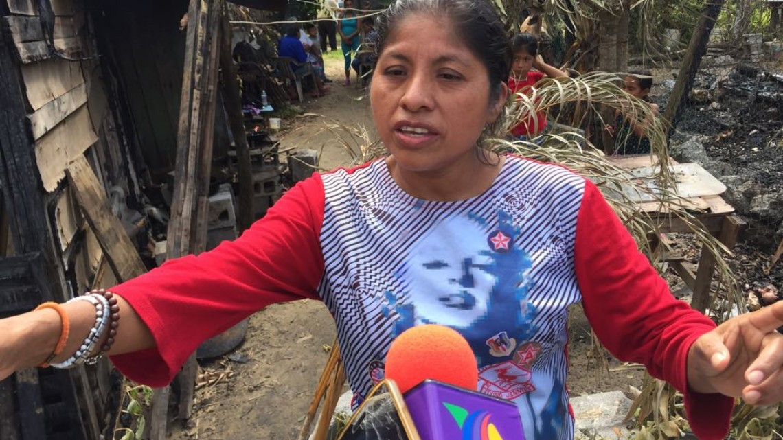 Voraz incendio arrasa con cinco casas