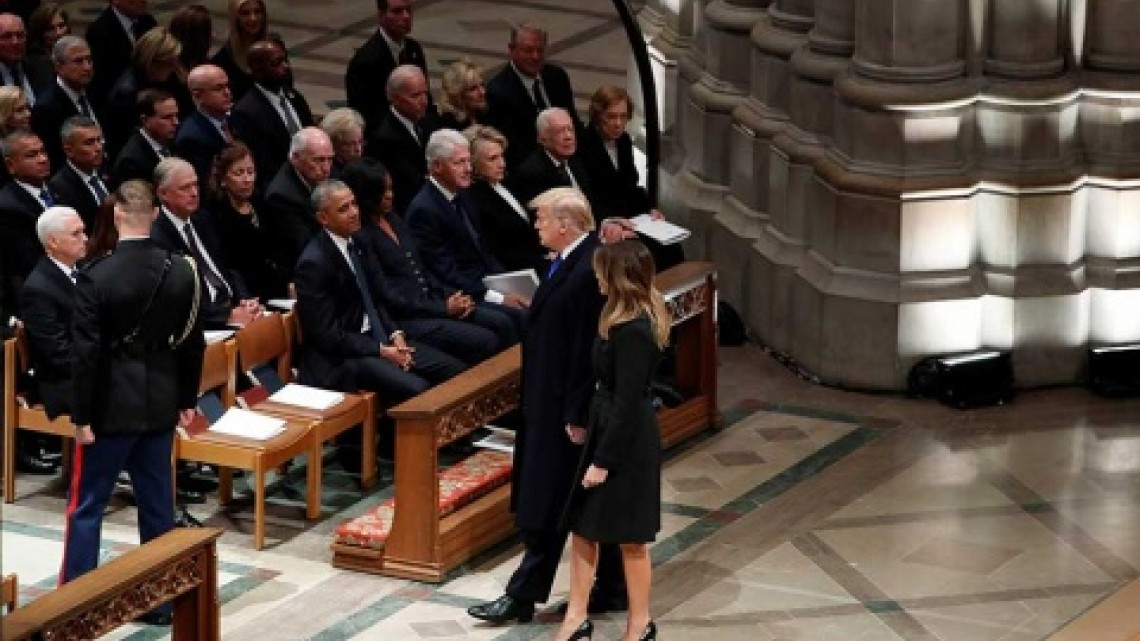 Presencia de Trump en funeral de Bush padre acapara miradas e incomoda a otros