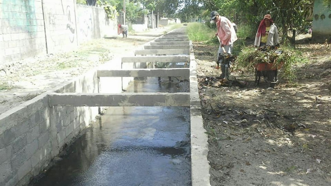 Realizan trabajos de limpieza en la colonia 15 de mayo en Madero